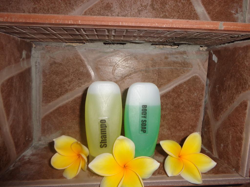 Kusuka Bungalow Gili Trawangan Exterior foto